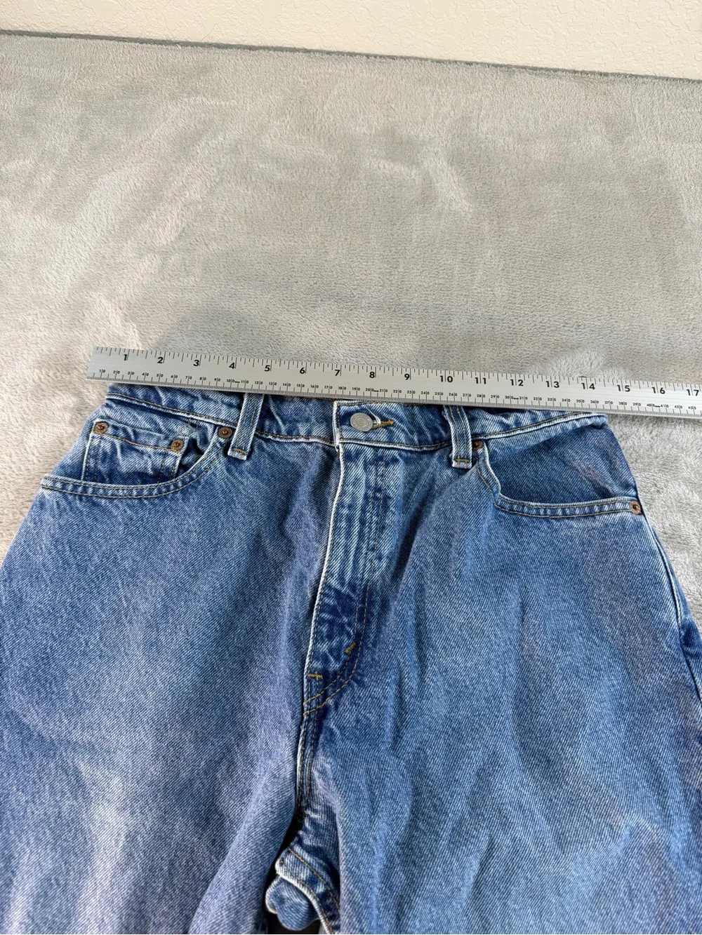 Levis 550 Womens Vintage Jeans 10 Med Wash Relaxed Fit Tapered Leg Made in USA